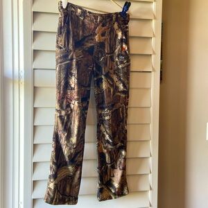 GW Men’s lightweight camo pant. Size medium.